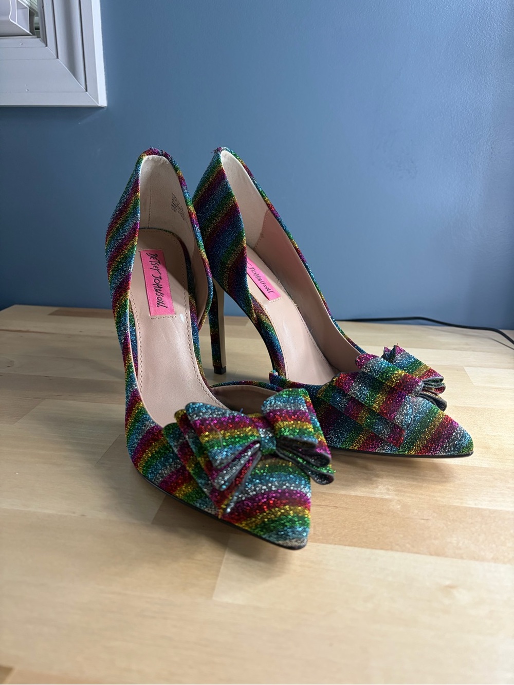 NWT Betsey Johnson Prince Rainbow Pump Size 8